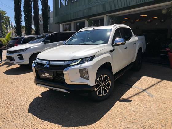 MITSUBISHI L200 TRITON 2.4 16V TURBO DIESEL SPORT HPE-S CD 4P 4X4 AUTOMÁTICO MITSUBISHI L200 TRITON 2.4 16V TURBO DIESEL SPORT HPE-S CD 4P 4X4 AUTOMÁTICO